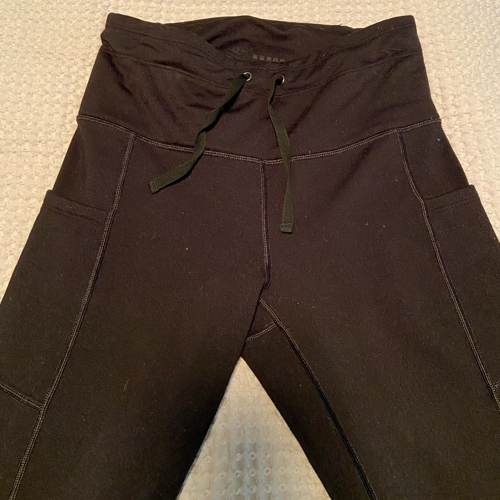 Fleece-Lined High Rise Black Leggings with Pockets